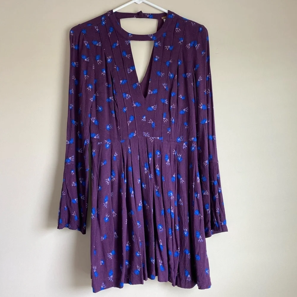 Free People Women’s dress Category, Purple w/ flowers; keyhole Dress in Size 4